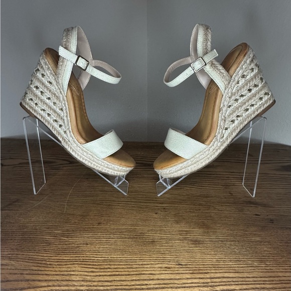 Kelly & Katie glimmer espadrille wedges - Picture 8 of 8